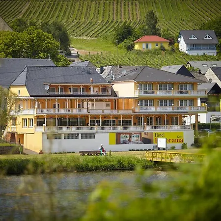 Panorama & Restaurant *