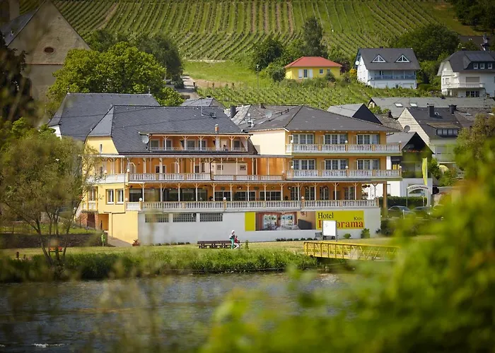 Panorama & Restaurant *